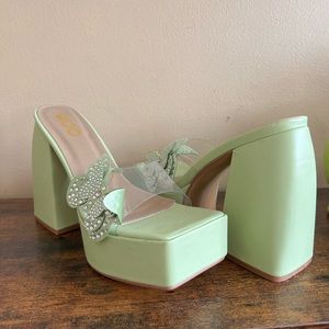 Butterfly green platforms